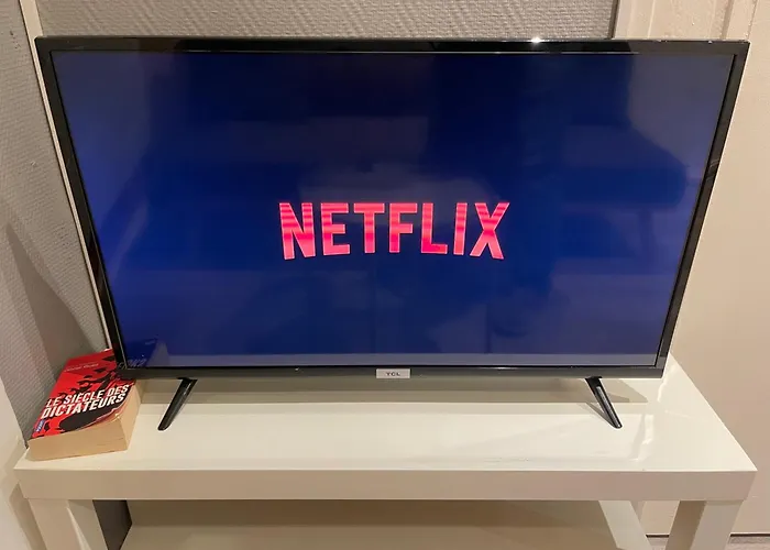 010 Chic & Cosy F1 29M2 Hypercentre Wifi Smart Tv Netflix